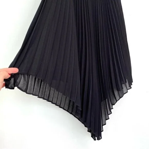 Max Studio sleeveless  top with accordion pleats - Picture 4 of 11